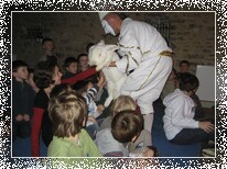 Le 28 décembre 2009, les enfants de Maligny étaient conviés, par le CCAS, à un spectacle de clown blanc au caveau suivi d’un goûter. Un bel après midi récréatif